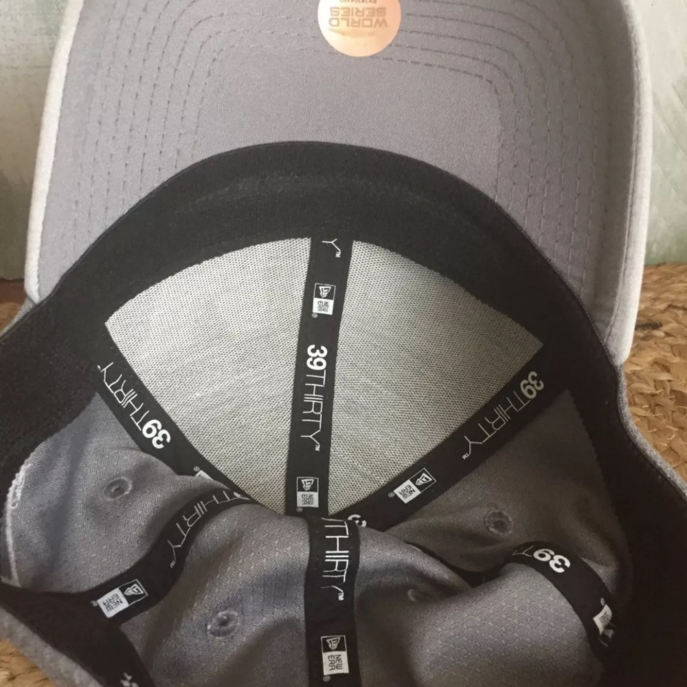 BOSTON RED SOX 2018 WORLD SERIES NEW ERA 39 THIRTY HAT CAP MLB BASEBALL - Picture 5 of 6